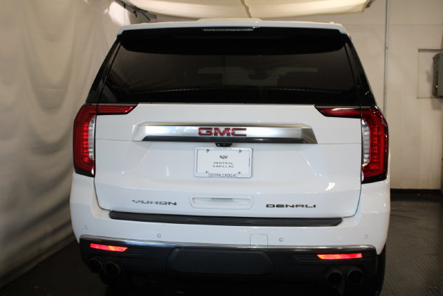 Used 2021 GMC Yukon Denali w/ Denali Premium Package AWD/4WD image 6