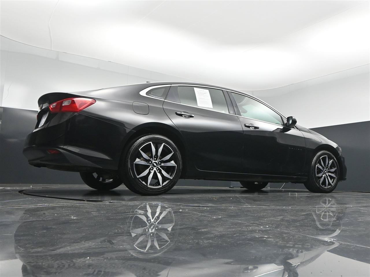 Used 2018 Chevrolet Malibu LT FWD image 31
