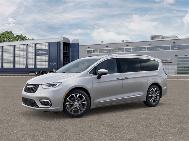 New 2026 Chrysler Pacifica Pinnacle image 2