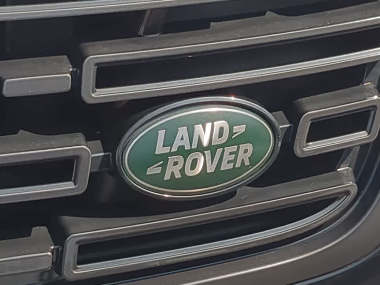 Certified 2026 Land Rover Range Rover Velar Dynamic SE AWD/4WD image 12