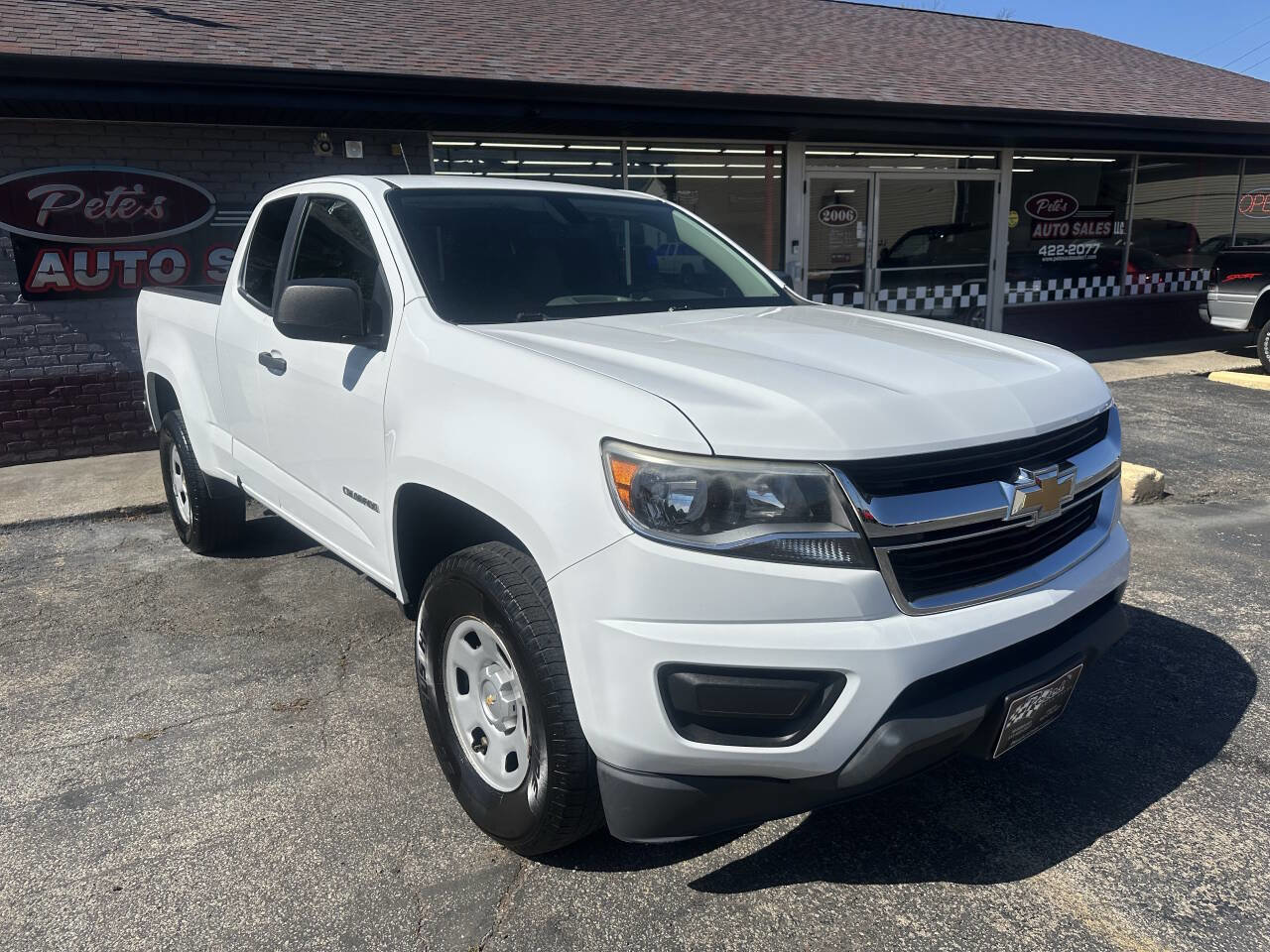 Used 2015 Chevrolet Colorado W/T image 2