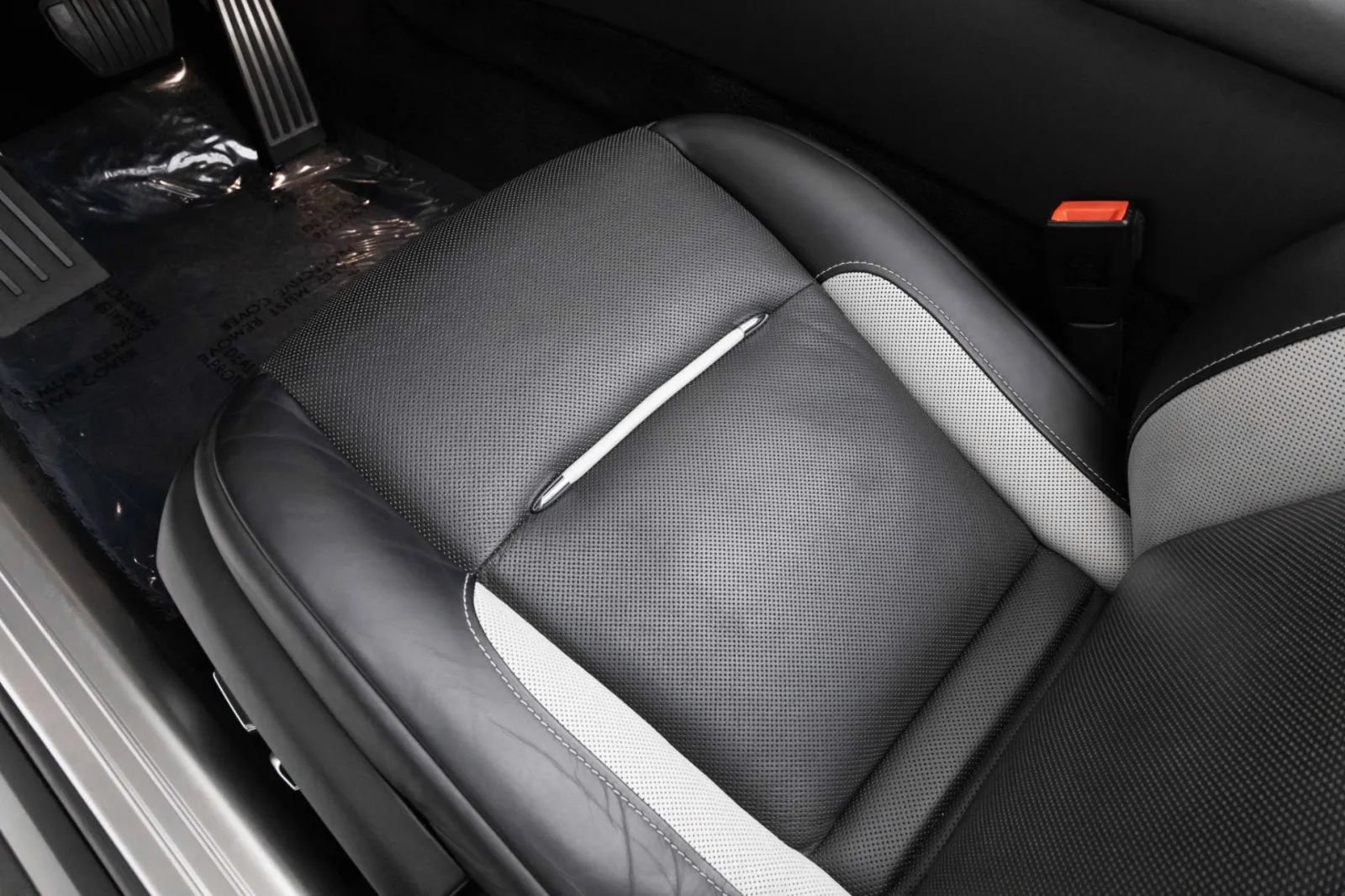 Used 2019 Rolls-Royce Dawn RWD image 26