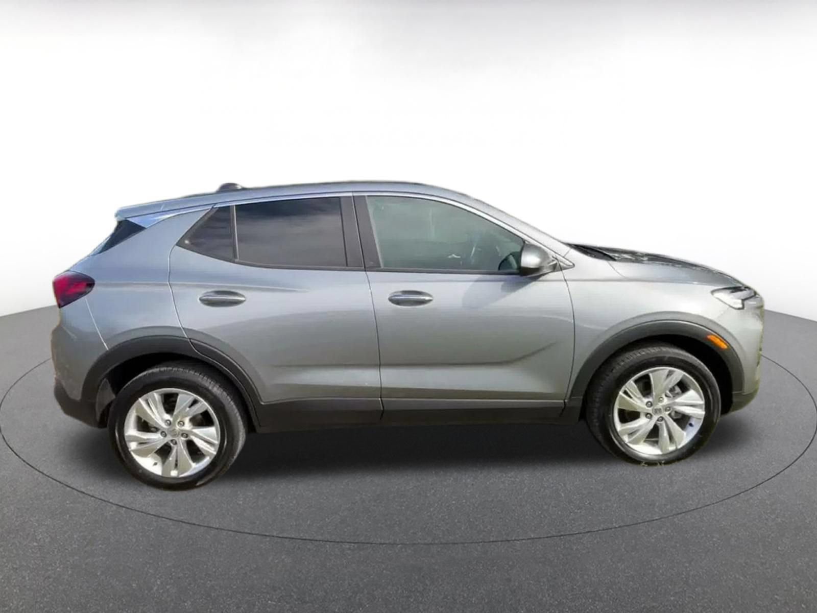Used 2025 Buick Encore GX Preferred AWD/4WD image 15