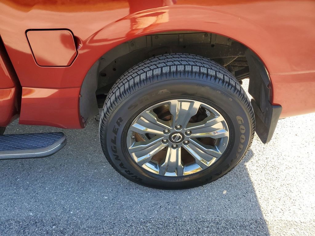 Used 2019 Nissan Titan SL w/ Chrome Package image 20