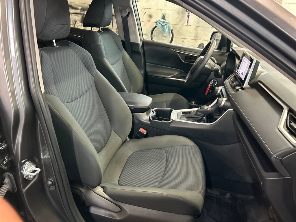 Used 2023 Toyota RAV4 LE image 19