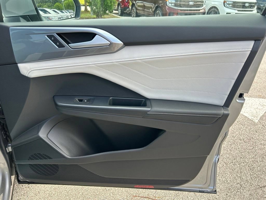 New 2026 Volkswagen Taos SEL AWD/4WD image 44