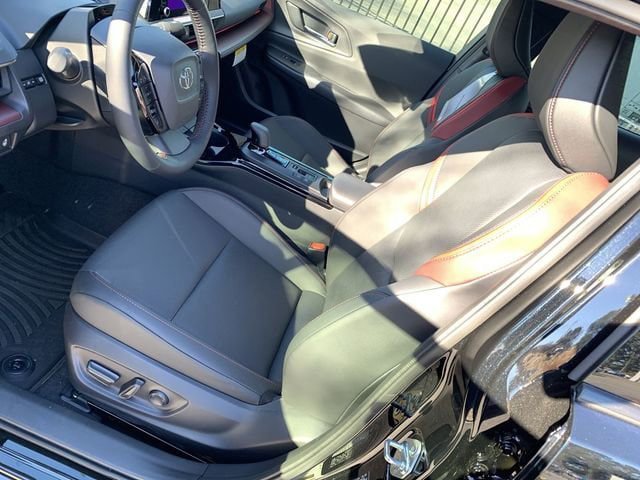 New 2025 Toyota Prius Plug-In Hybrid FWD image 18