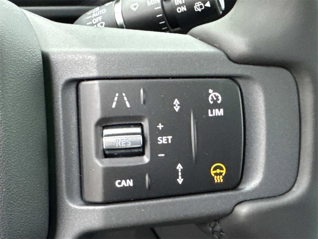 New 2026 Land Rover Defender 110 X-Dynamic SE image 25