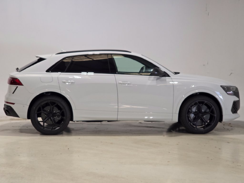 New 2027 Audi RS Q8 performance AWD/4WD image 4
