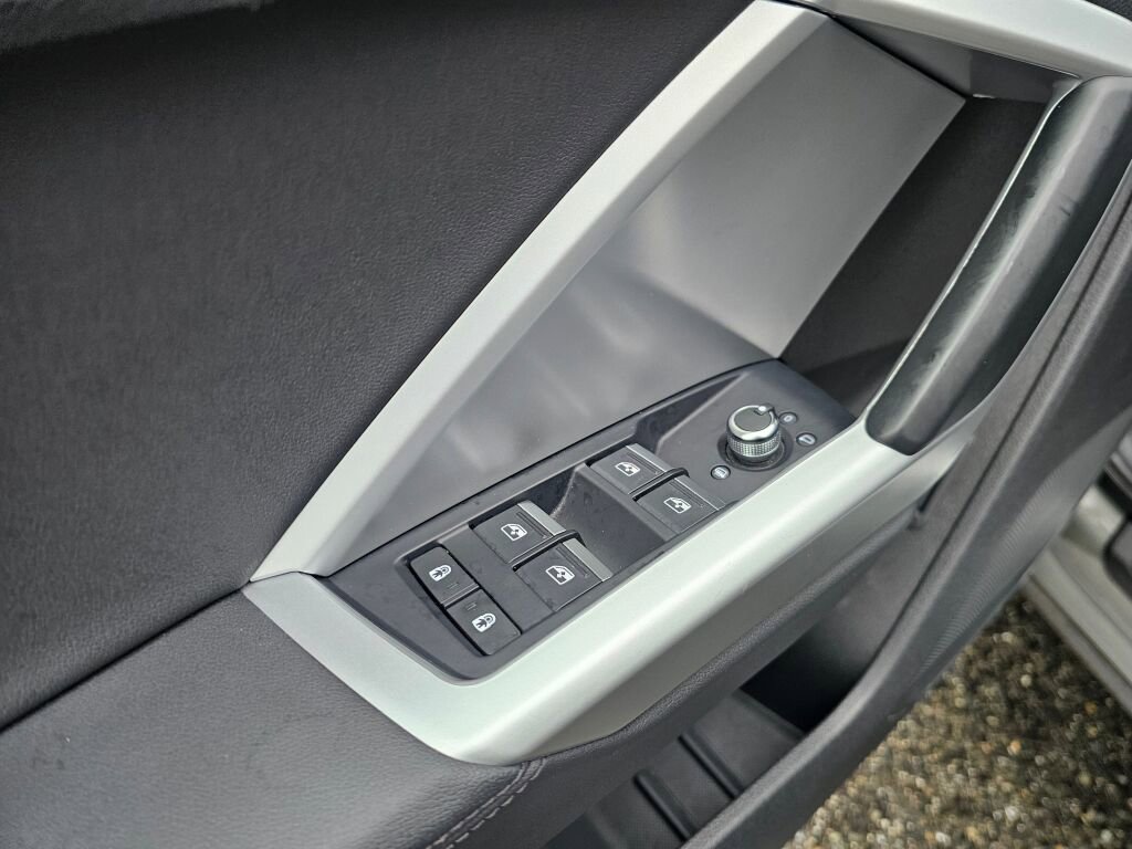 Used 2020 Audi Q3 2.0T Premium w/ Convenience Package image 28