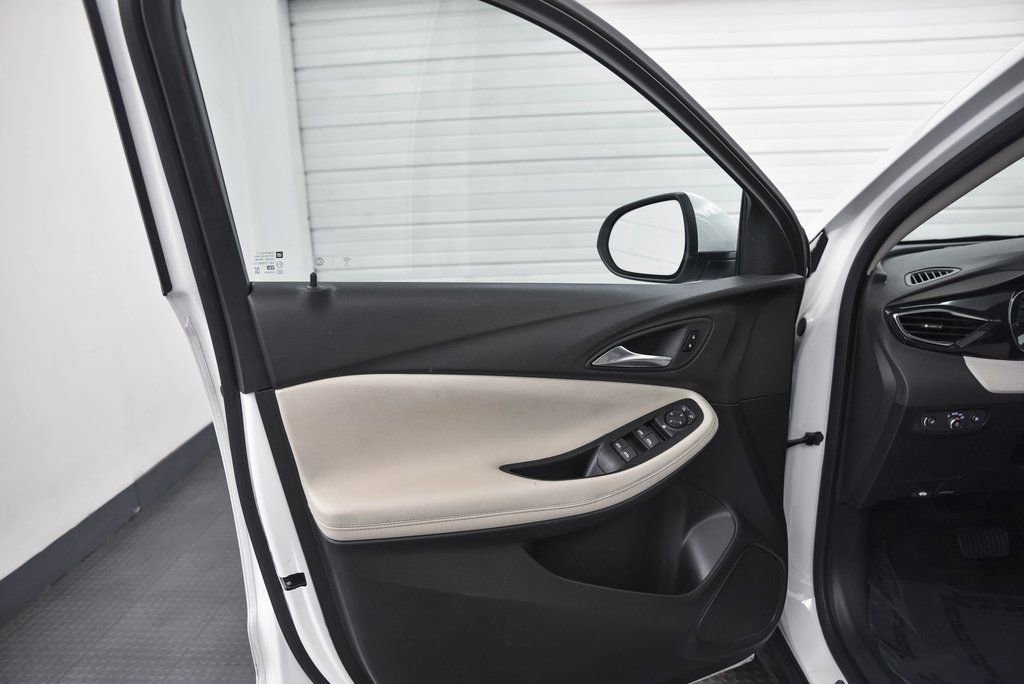 Used 2023 Buick Encore GX Select image 11