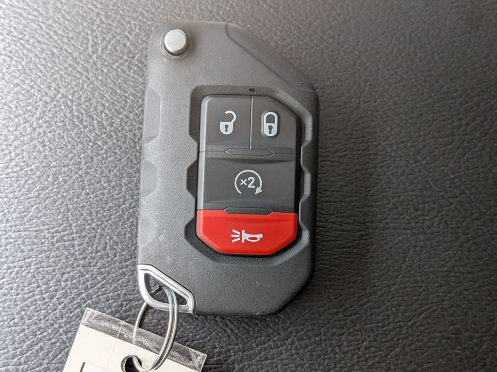 Used 2021 Jeep Wrangler Unlimited Rubicon 4xe w/ Cold Weather Group AWD/4WD image 30