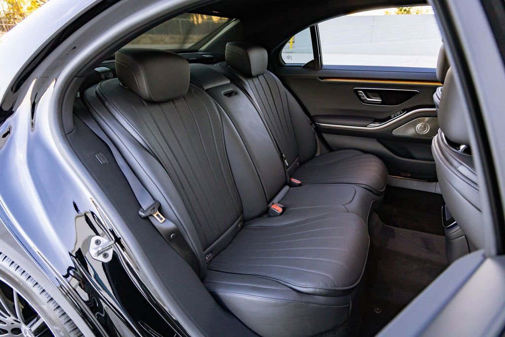 Used 2023 Mercedes-Benz S 500 4MATIC w/ AMG Line image 32