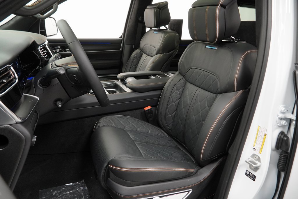 New 2025 Jeep Grand Wagoneer Series III w/ Rear Seat Video Group 1 image 15