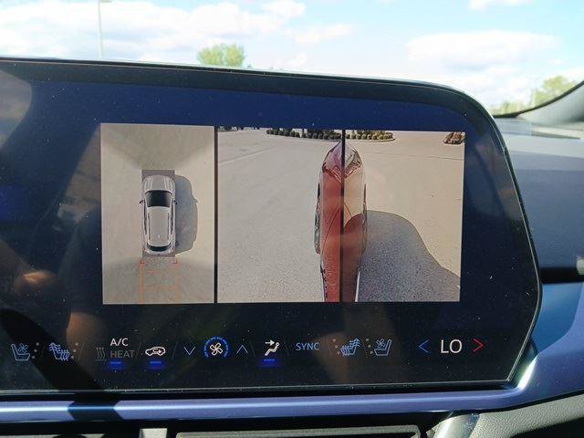 New 2025 Chevrolet Equinox EV LT w/ Active Safety Package 3 AWD/4WD image 24