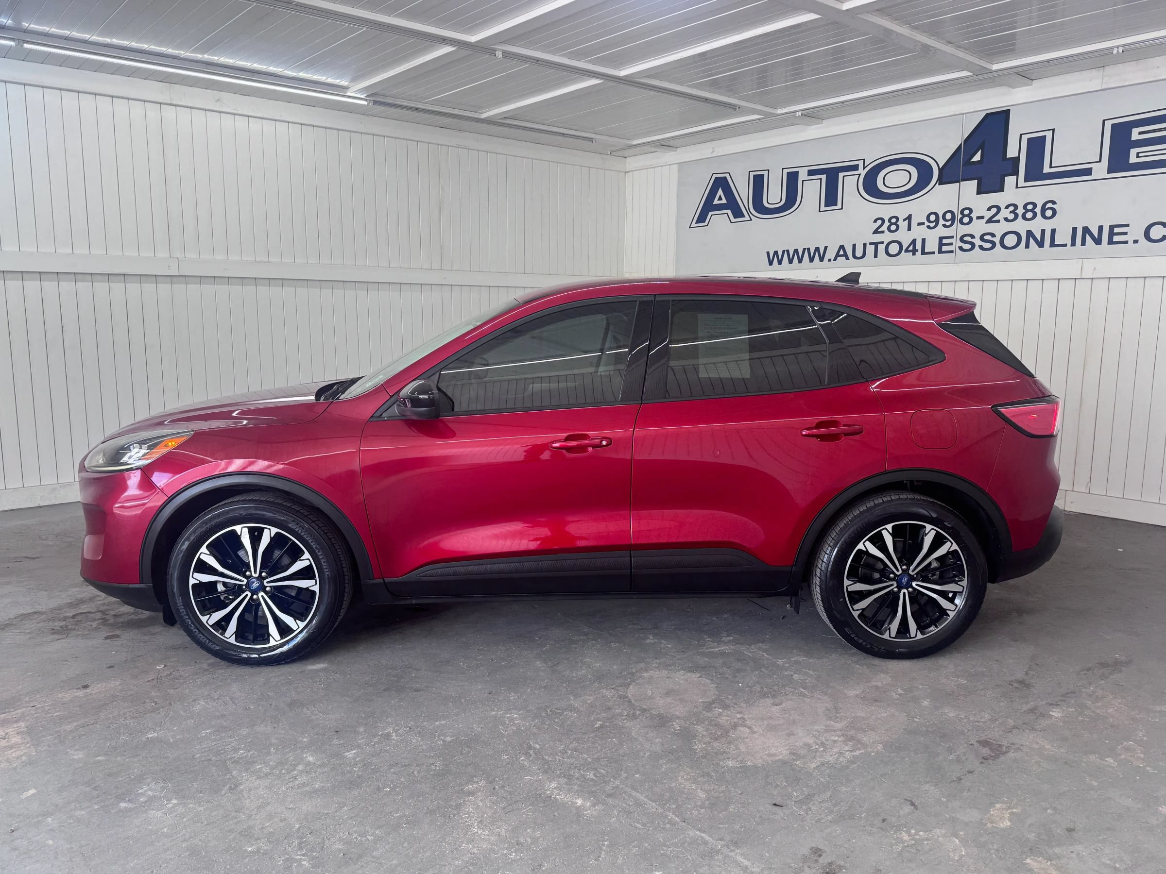 Used 2022 Ford Escape SE w/ SE Sport Appearance Package FWD image 8