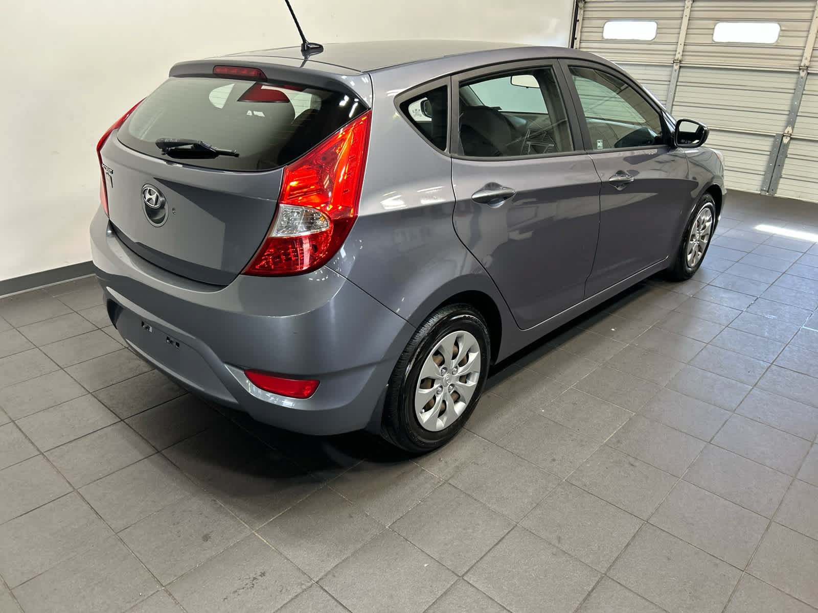 Used 2017 Hyundai Accent SE FWD image 3