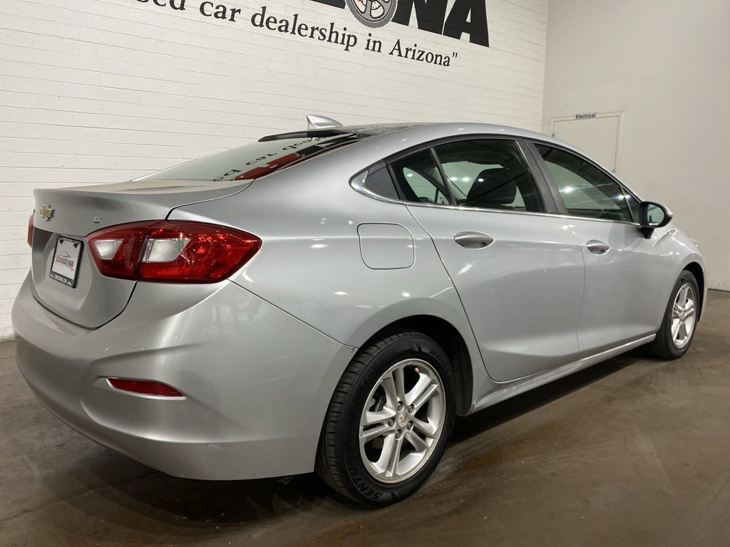 Used 2018 Chevrolet Cruze LT image 3