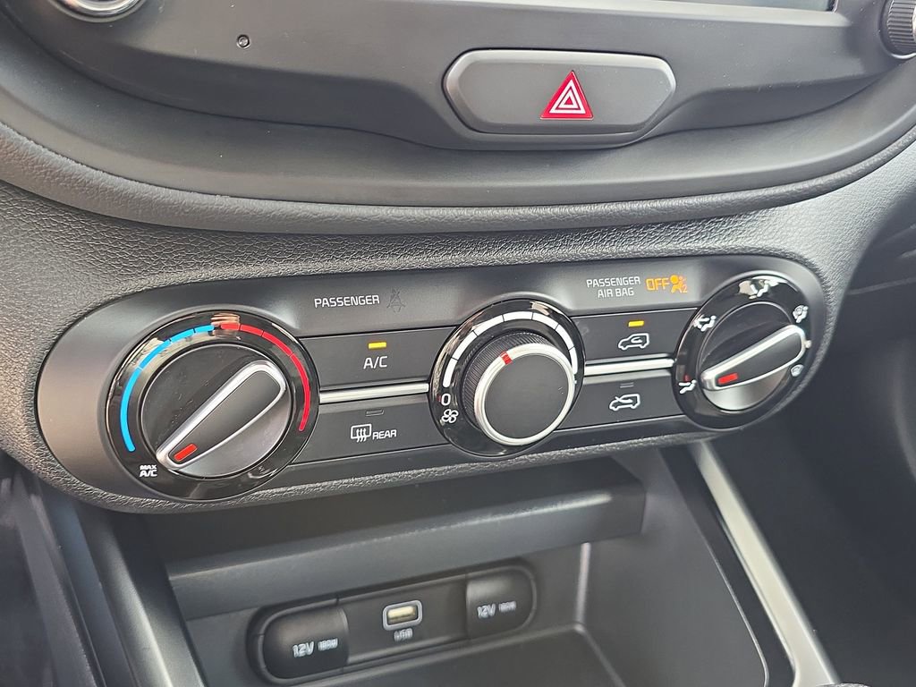 Certified 2025 Kia Soul LX image 24