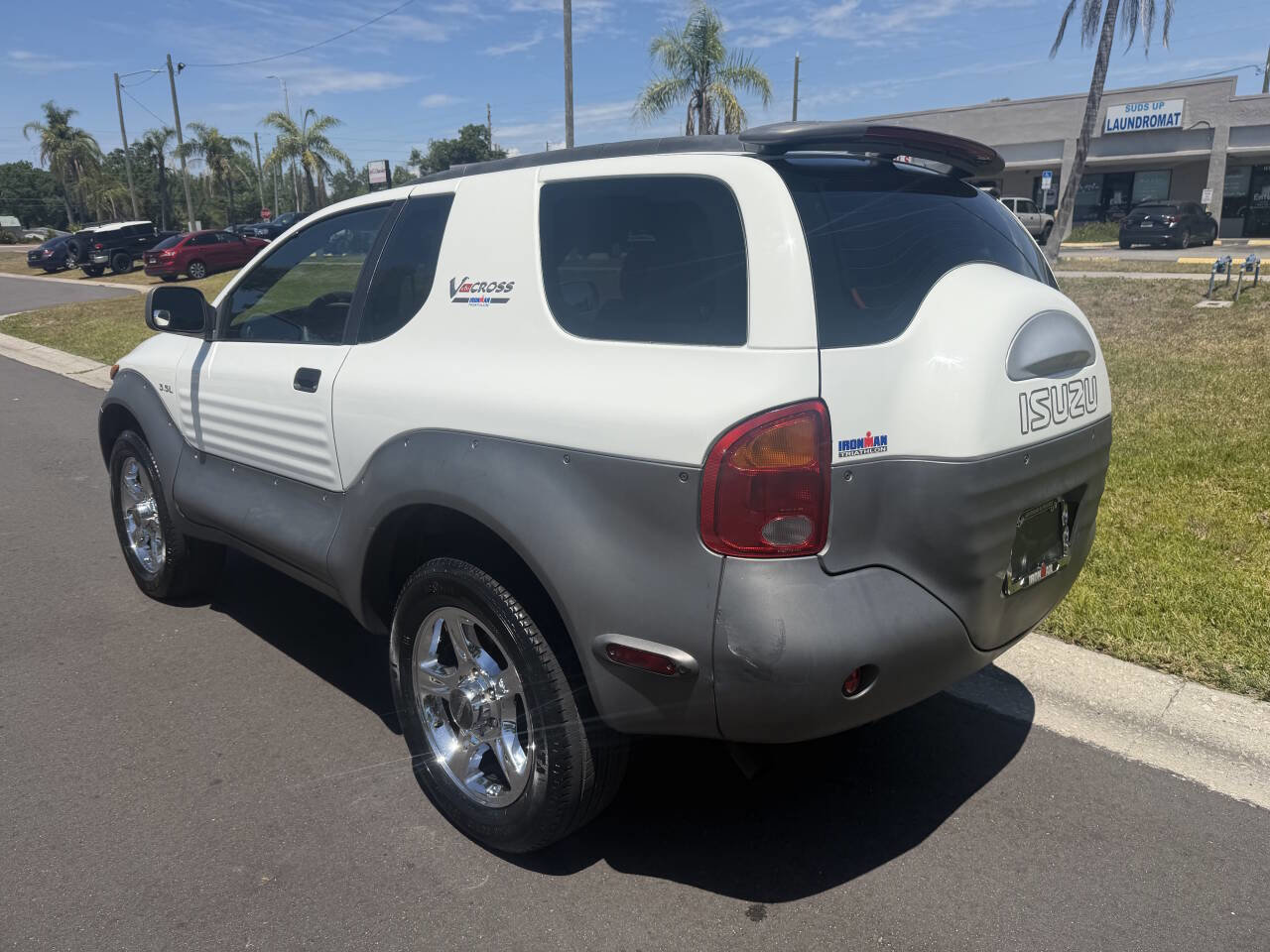 Used 1999 Isuzu VehiCROSS AWD/4WD image 3