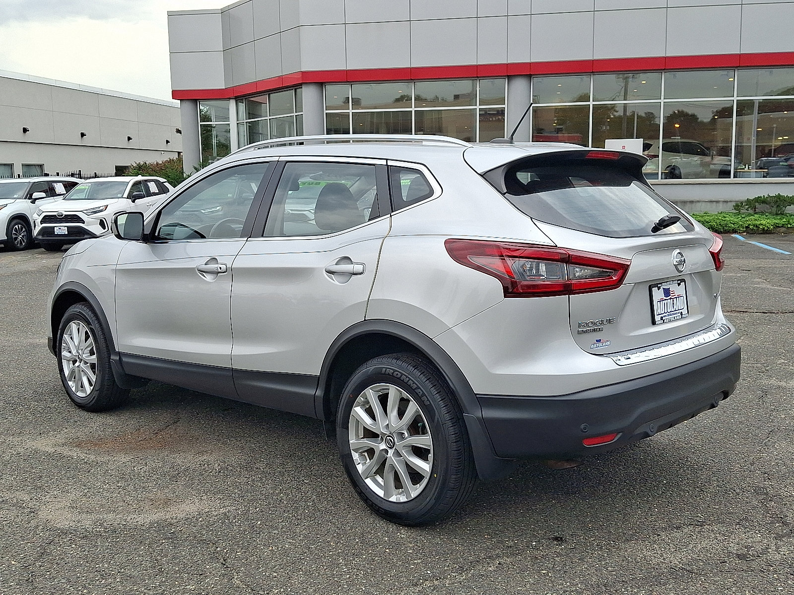 Used 2022 Nissan Rogue Sport SV AWD/4WD image 5