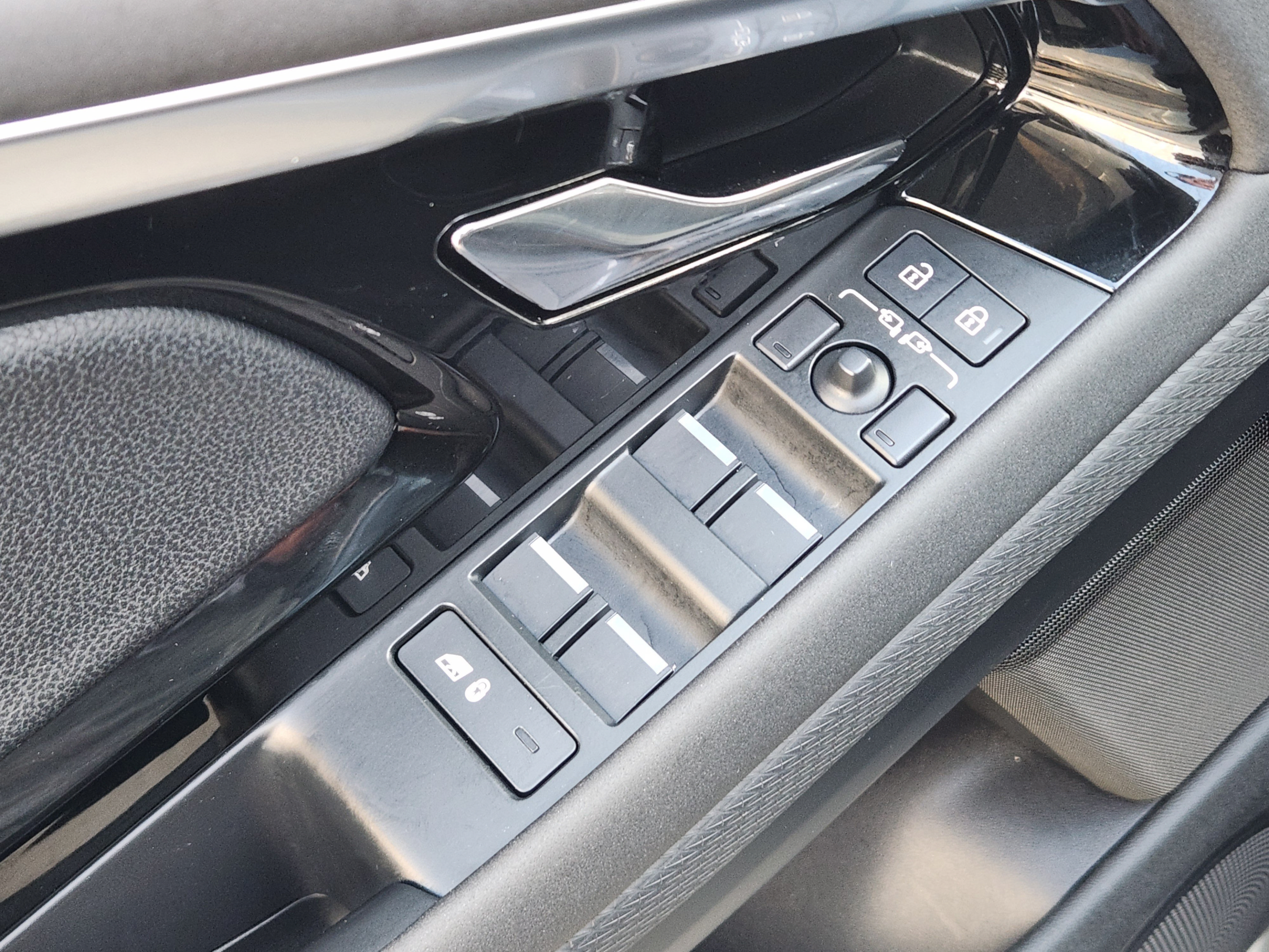 Certified 2023 Land Rover Range Rover Evoque S AWD/4WD image 19