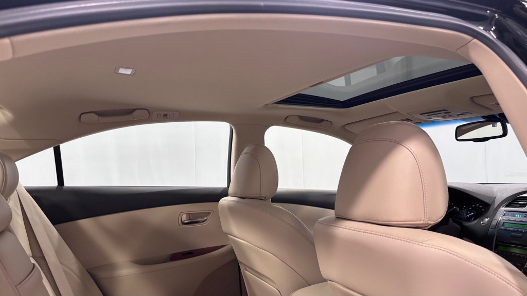 Used 2010 Lexus ES 350 w/ Preferred Accessory Package FWD image 27