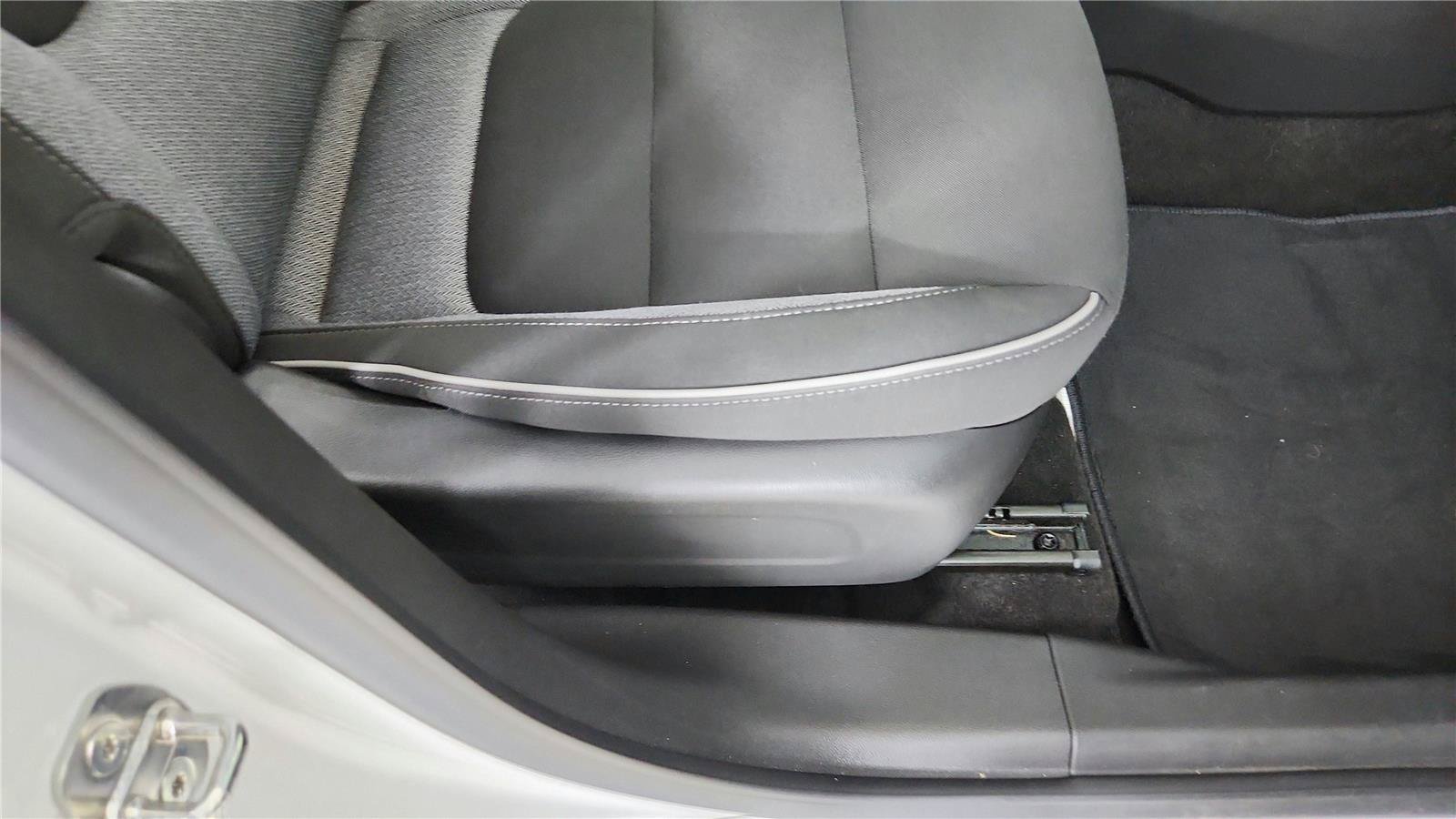 Used 2023 Chevrolet TrailBlazer LT FWD image 26
