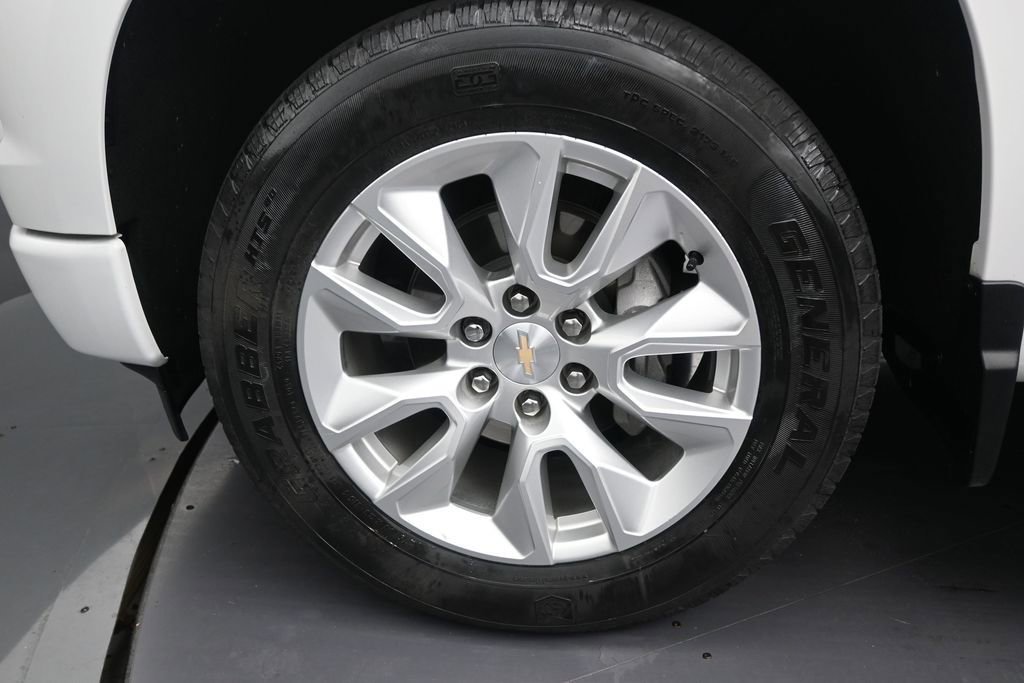 Used 2024 Chevrolet Silverado 1500 Custom RWD image 10