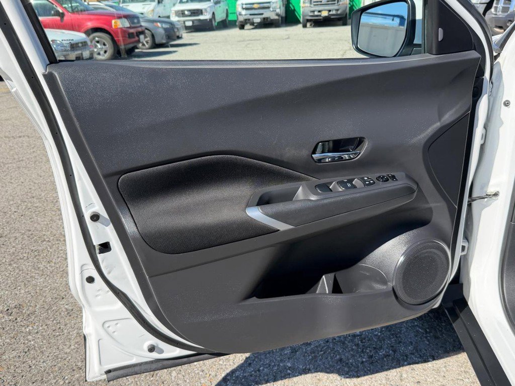 Used 2022 Nissan Kicks SV image 15