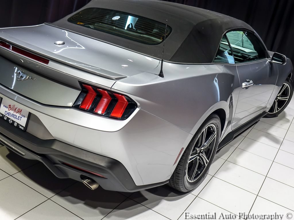 Used 2025 Ford Mustang Premium RWD image 8