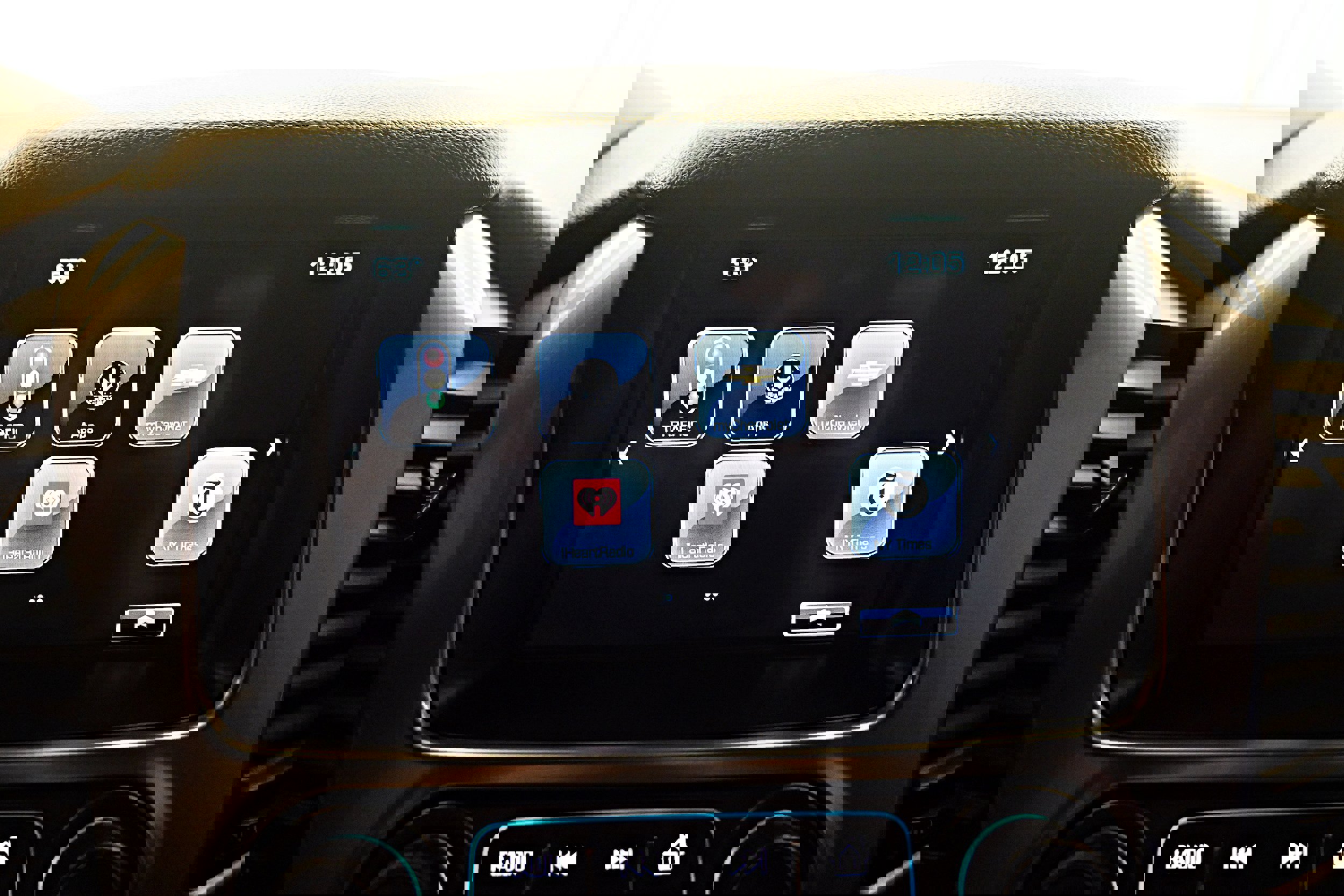 Used 2020 Chevrolet Suburban Premier w/ RST 6.2L Performance Edition image 19