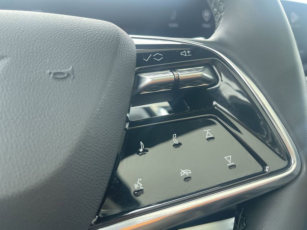 Certified 2024 Cadillac Lyriq Luxury image 21