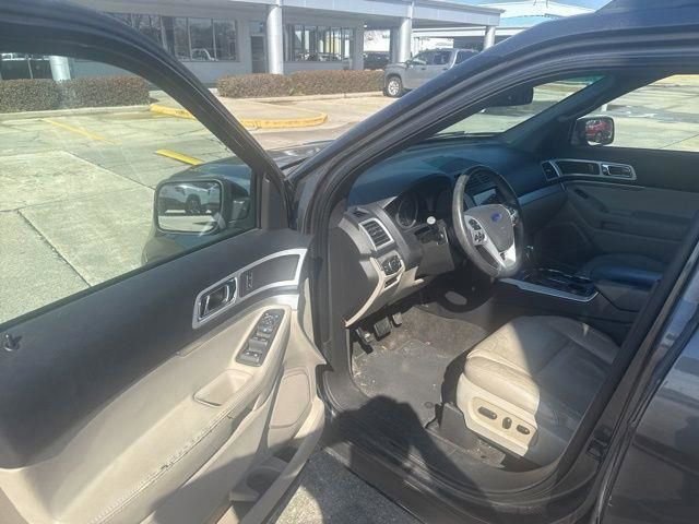 Used 2015 Ford Explorer XLT w/ Equipment Group 202B image 30