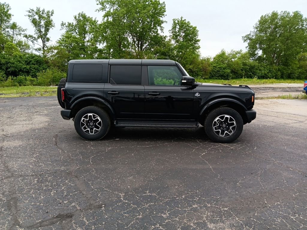 Used 2025 Ford Bronco Outer Banks AWD/4WD image 3