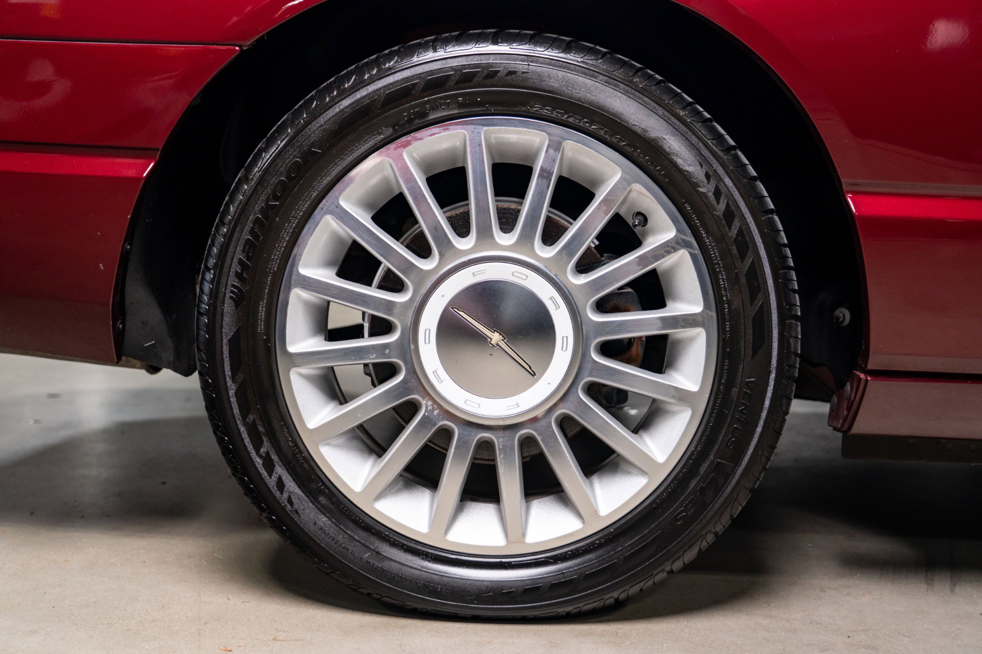 Used 2004 Ford Thunderbird Deluxe image 25