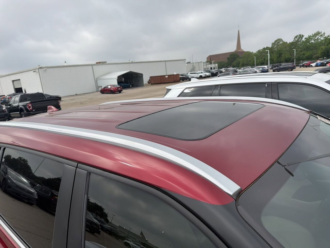 Used 2024 Toyota Highlander XLE FWD image 5