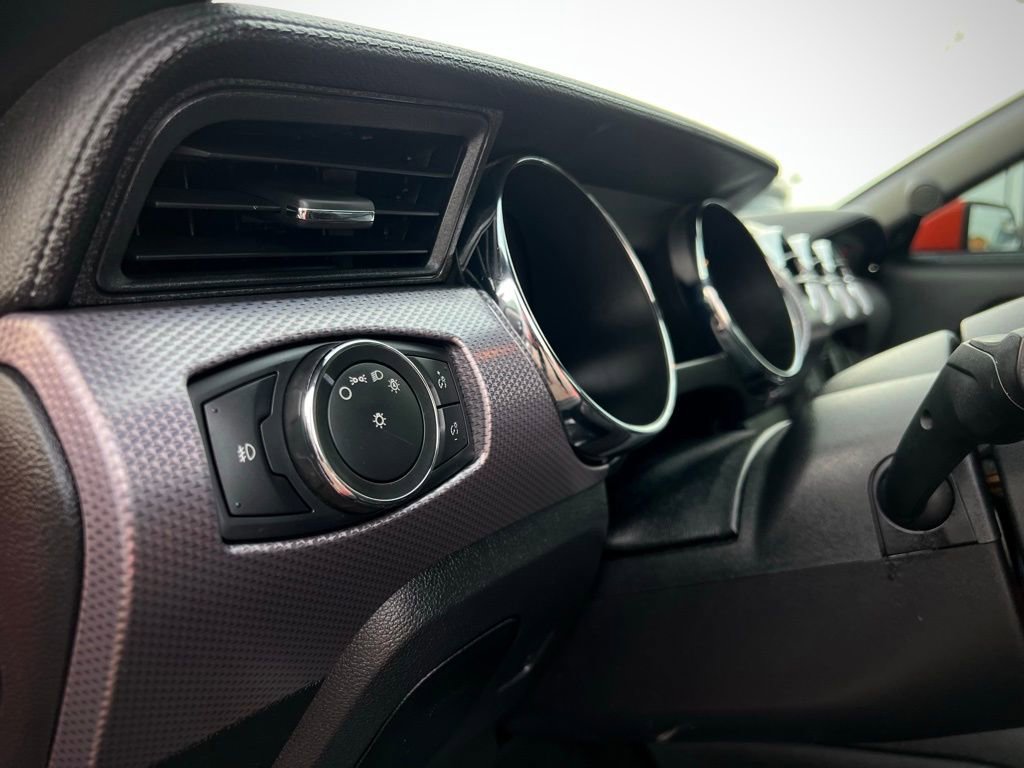 Used 2016 Ford Mustang Coupe image 36