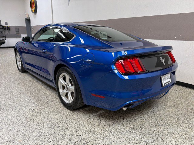 Used 2017 Ford Mustang Coupe image 7