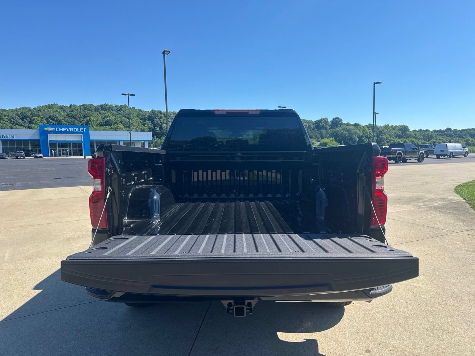 New 2026 Chevrolet Silverado 1500 Custom w/ Turbomax Blackout Package AWD/4WD image 11