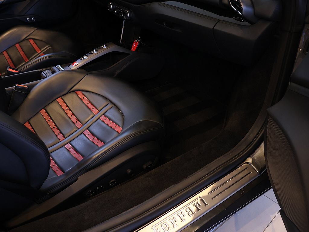 Certified 2018 Ferrari 488 Spider RWD image 98