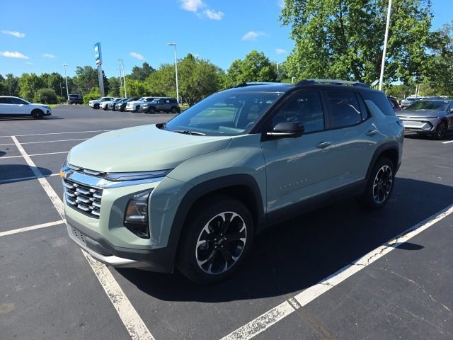 Used 2025 Chevrolet Equinox LT w/ Convenience Package II AWD/4WD image 2