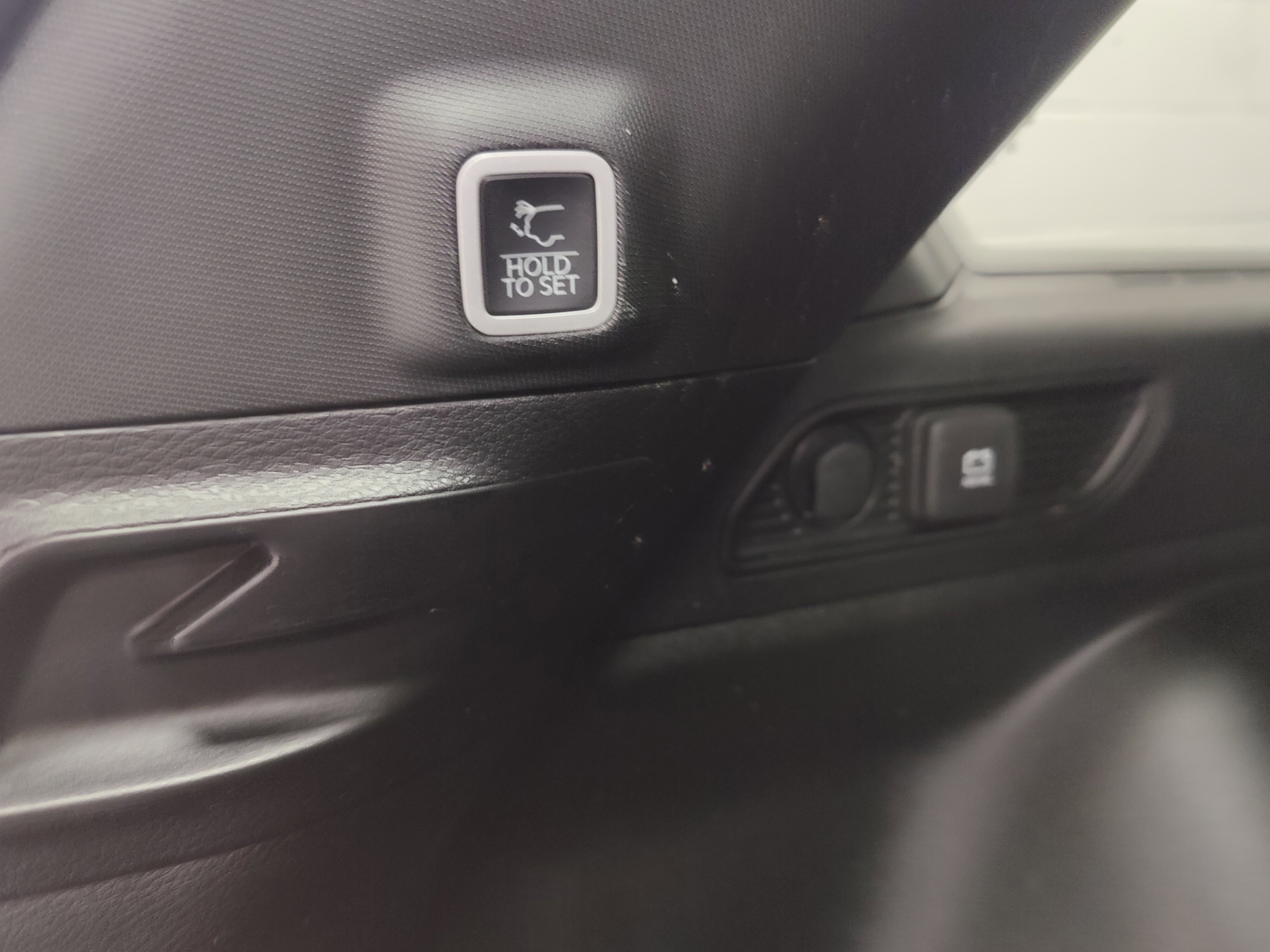 Used 2024 Jeep Grand Cherokee Altitude AWD/4WD image 17