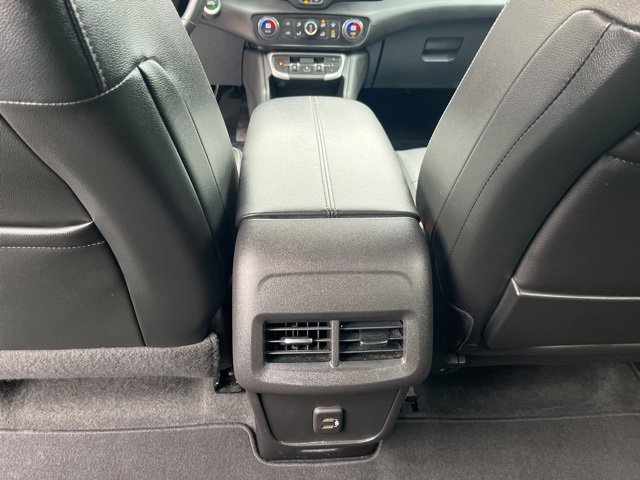 Used 2023 GMC Terrain SLT image 15