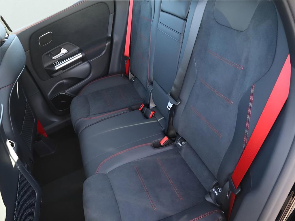 New 2026 Mercedes-Benz GLA 35 AMG 4MATIC image 25