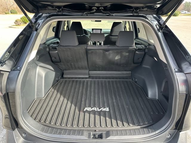 Used 2023 Toyota RAV4 LE image 29