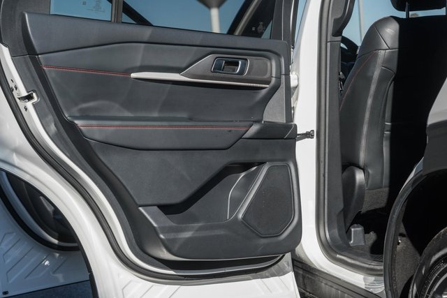 Used 2025 Ford Explorer ST-Line w/ ST-Line Street Pack image 39