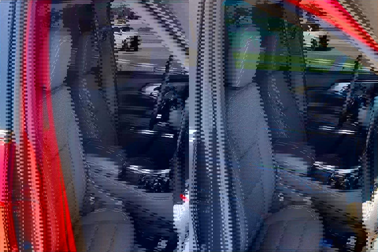 Used 2026 Chevrolet Traverse LT w/ Driver Confidence Package FWD image 10