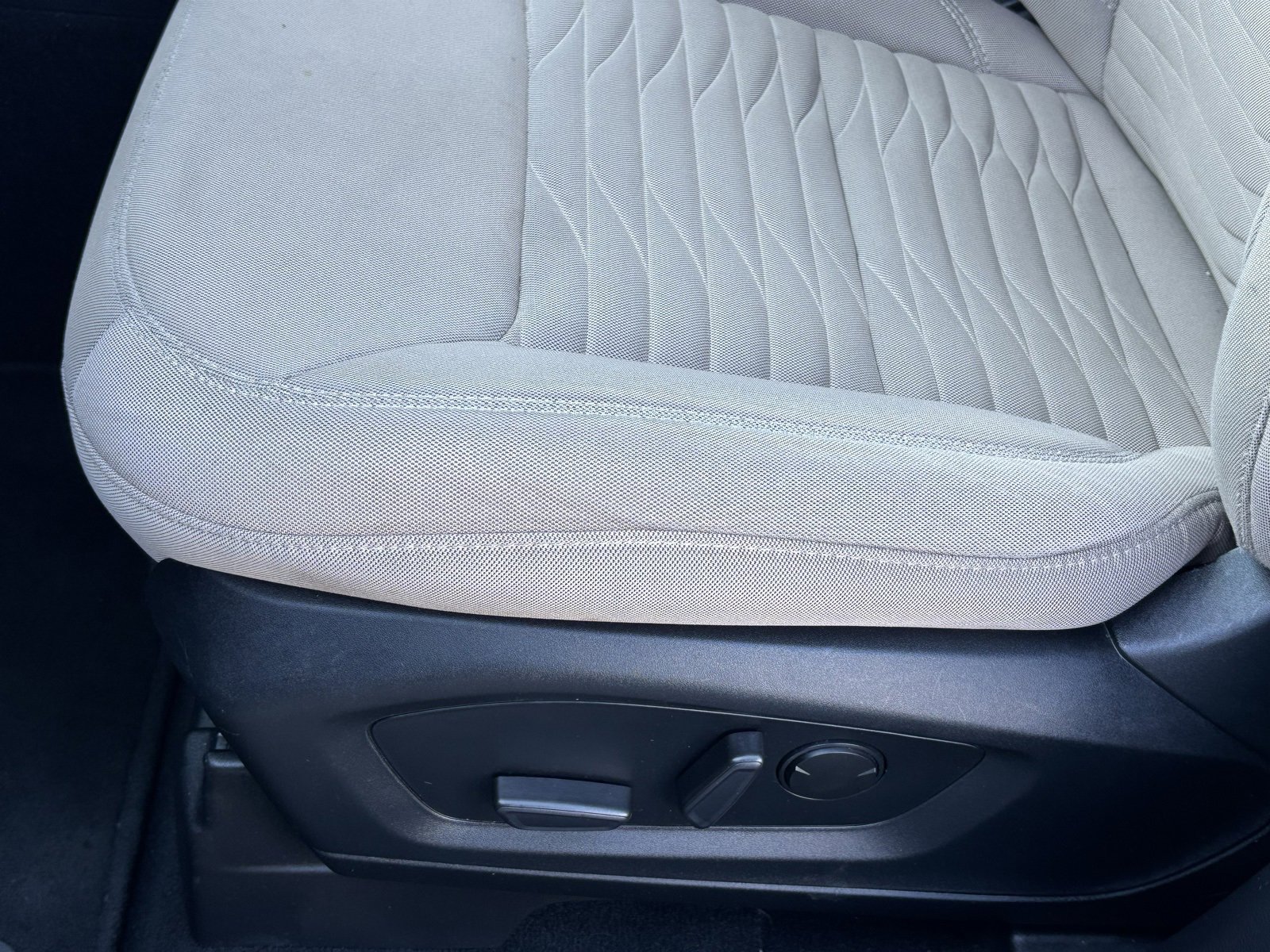 Used 2020 Ford Explorer XLT image 19