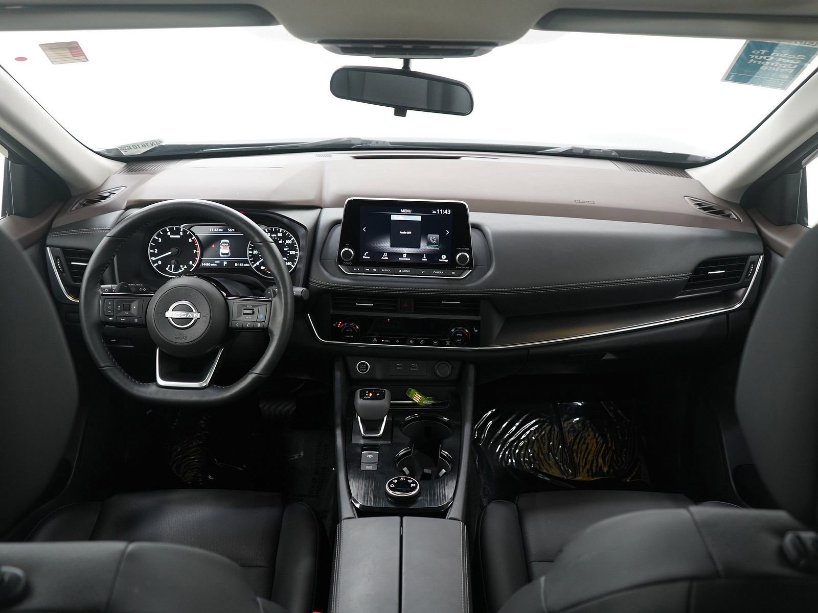 Used 2023 Nissan Rogue SV w/ SV Premium B Package image 14